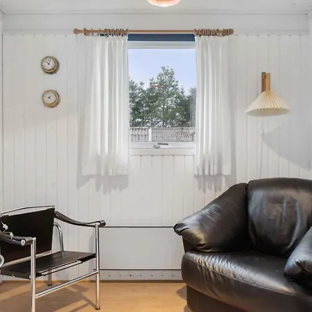 Mysigt Sommarhus Nära Semesterbostad *