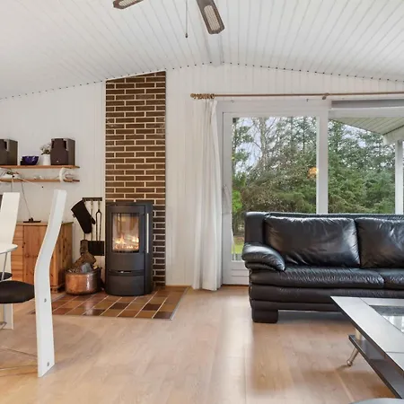 Cozy Summer House Near