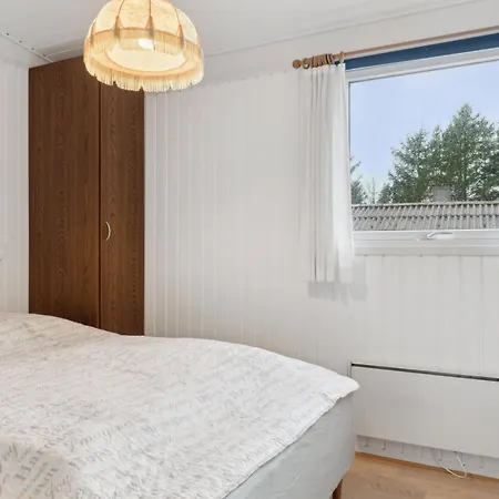 Mysigt Sommarhus Nära Semesterbostad Saltum