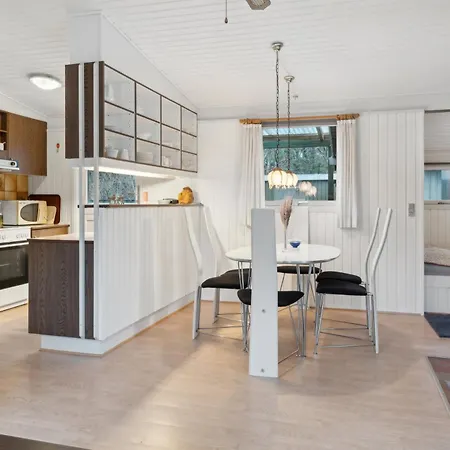 Cozy Summer House Near
